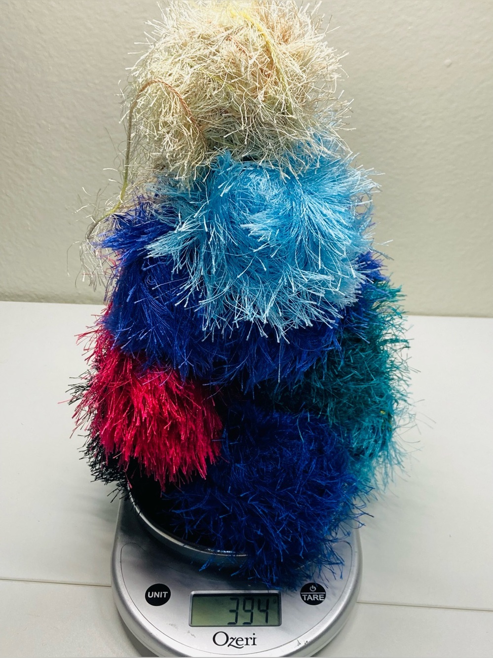394 g / 13.4 oz Untagged Fun Fur Multicolor Eyelash Yarn Bundle‎